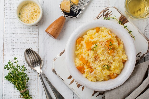 Risotto à la citrouille au thym, ail, parmesan et vin blanc