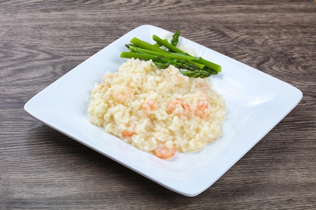 Risotto à la crevette et à l&#39;astaragus