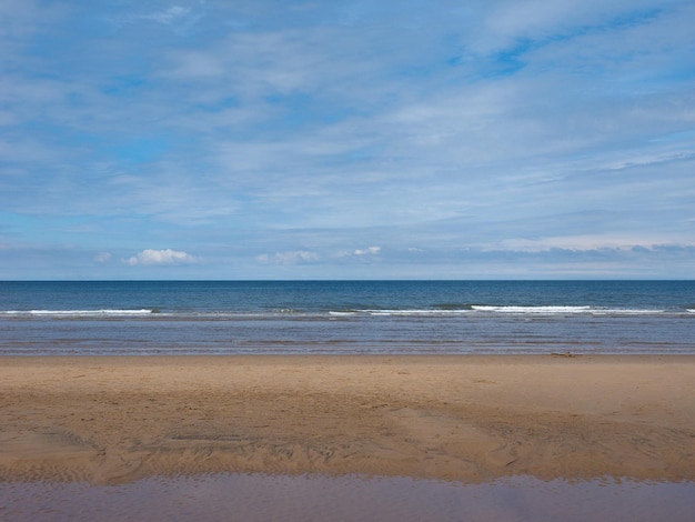 Rivage de la plage de la mer