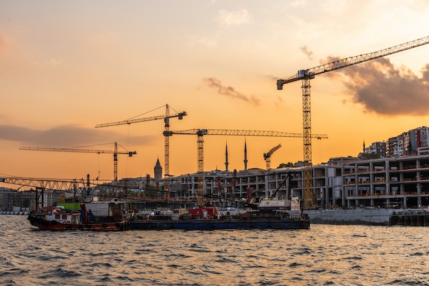 La rive droite du Bosphore au coucher du soleil