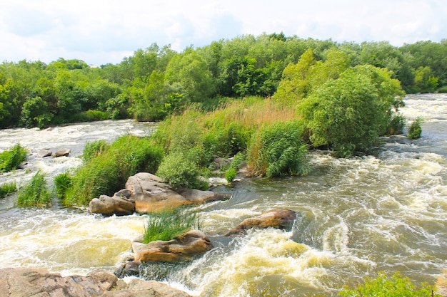 Rivière Bug du Sud en Ukraine