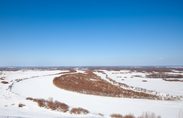 La Rivière Dans La Vue De Dessus D'hiver