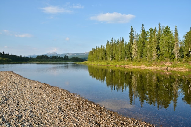 Rivière du Nord dans le parc national Yugyd VA