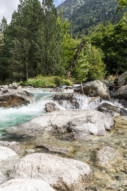 rivière des eaux rapides