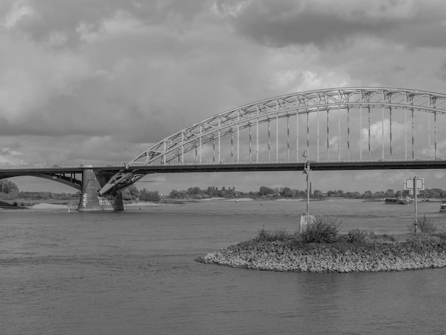 à la rivière Nijmegen