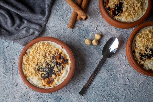 Riz au lait cuit au four dessert lacté turc sutlac (nom turc; firin sutlac)