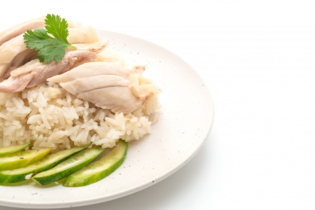 Riz au poulet Hainanais ou riz au poulet cuit à la vapeur