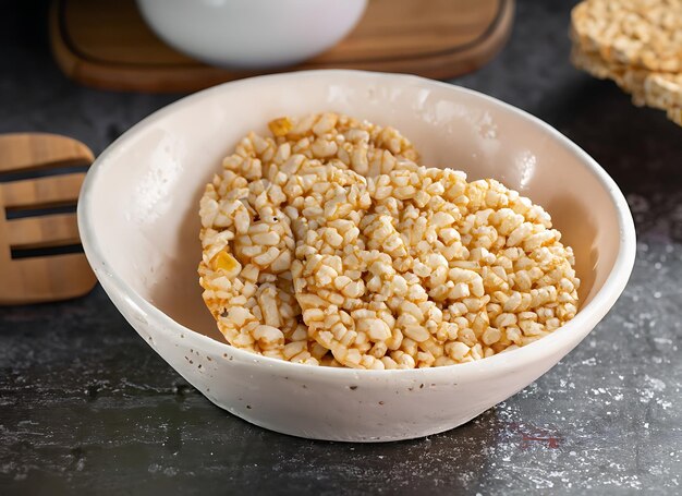 Photo riz croustillant dans la table de la cuisine nourriture