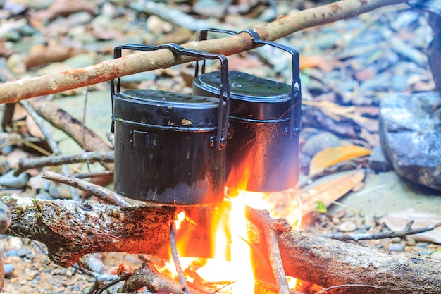 Riz cuisine avec pot d&#39;armée