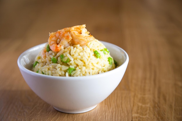 Riz frit aux crevettes