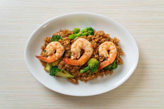 riz frit avec brocoli et crevettes - Style de cuisine maison