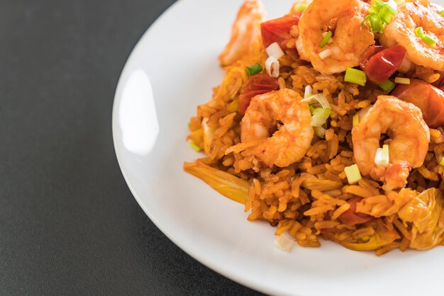 riz frit avec sauce coréenne et crevettes