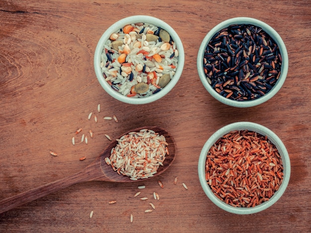 Riz mélangé à grains entiers idéal pour des aliments sains et propres.