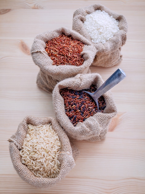 Riz mélangé à grains entiers pour une nourriture saine et super.