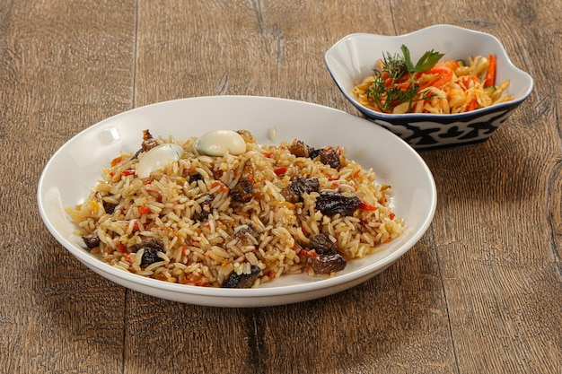 Riz pilaf ouzbek avec viande et légumes