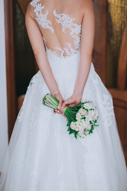 robe de mariée, alliances, bouquet de mariée