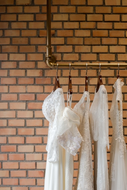 Robes de mariée pour mariée en magasin