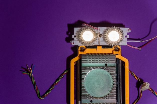Robot fait à la main à plat sur la plate-forme arduino DIY AI STEAMArc-en-cielÉducation pour enfants et adolescents en robotique et en électronique