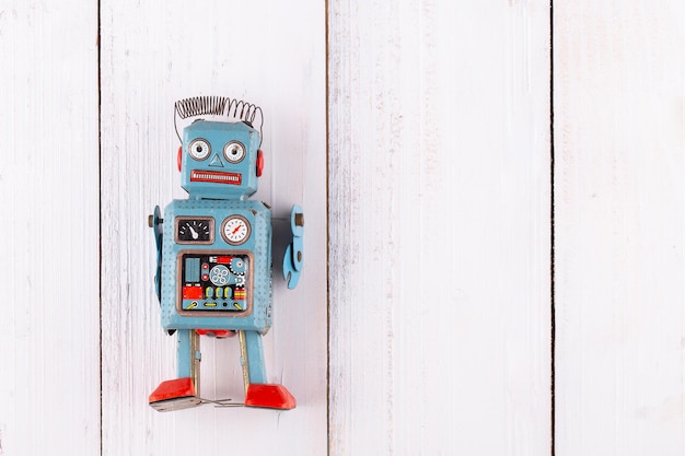 Robot jouet vintage en étain
