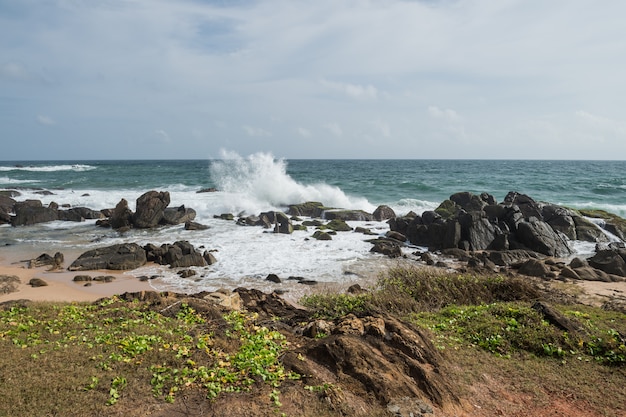 Rochers au bord de l'océan Indien, Galle, Sri Lanka