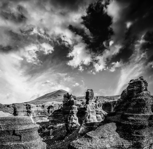 Rochers dans le canyon