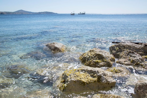 Rochers à la plage d'Ullastre Es Cubells Ibiza Espagne