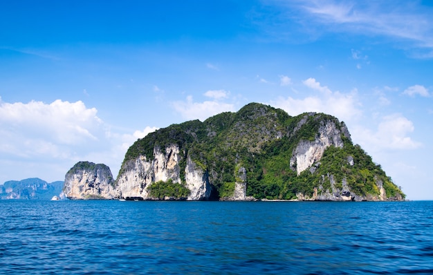 Roches et mer à Krabi Thsiland