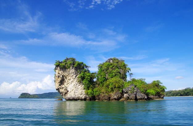 Roches et mer à Krabi Thsiland