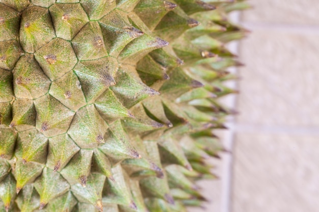 roi des fruits, fruit durian sur fond blanc.