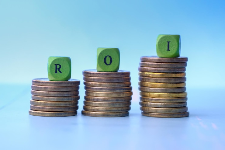 Photo roi sur une pile de pièces