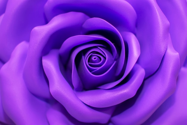 Rose artificielle violette grande