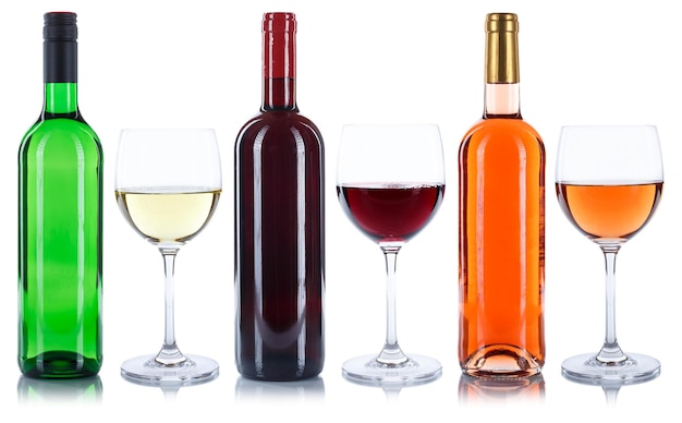 Rose rouge et bouteilles de vin blanc vins verre alcool boisson isolé
