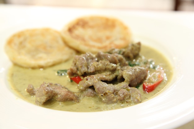 Rôti au boeuf au curry vert