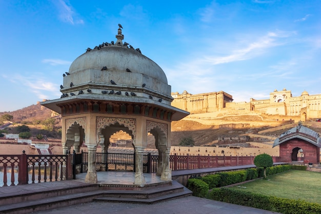 Rotonde sur le territoire d'Amber Fort, Amer, Jaipur, Inde.