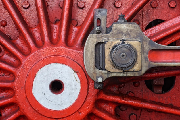 Roue de locomotive à vapeur rouge