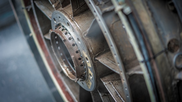 Roue de voiture rouillée