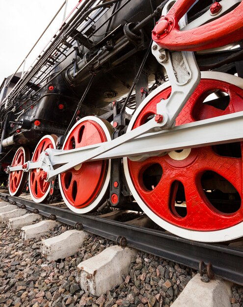 Les roues de l'ancien train photographiées par un gros plan