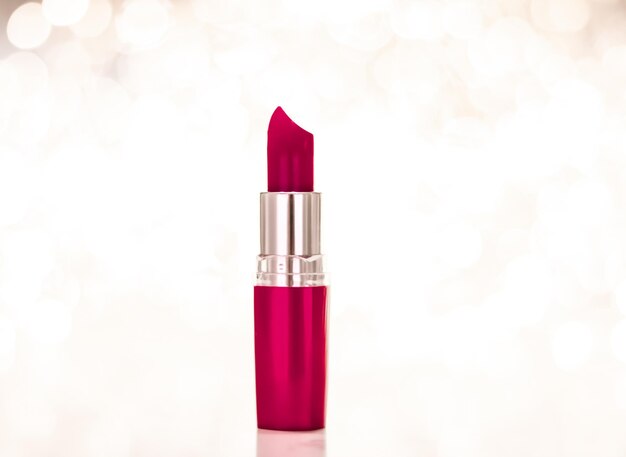 Rouge à lèvres marron sur Noël doré Nouvel An et Saint Valentin fond de paillettes de vacances produit de maquillage et de cosmétiques pour la marque de beauté de luxe