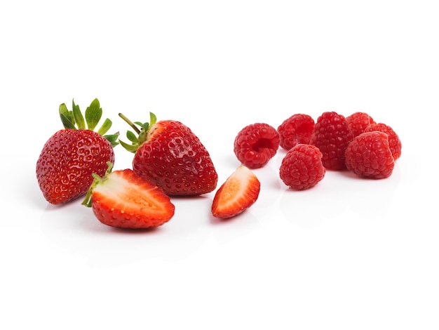 Les rouges sont les meilleurs Studio photo d'une pomme rouge avec un ruban à mesurer enroulé autour d'elle