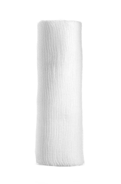 Rouleau de bandage médical isolé sur blanc