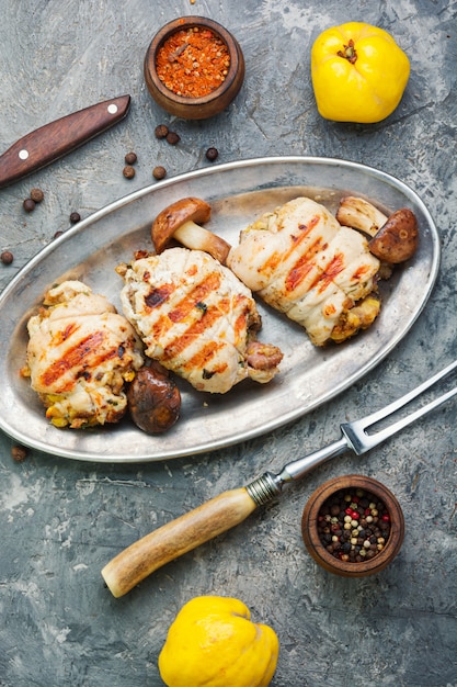 Rouleau de poulet aux champignons