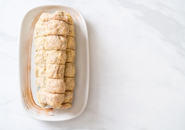 Rouleau de viande de crabe cuit à la vapeur