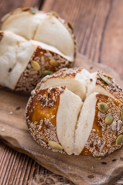 Rouleaux de bretzel aux graines