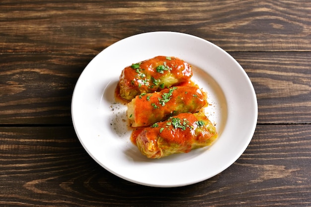 Rouleaux de chou farcis au bœuf haché et au riz