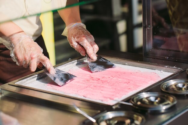 Rouleaux de crème glacée sautés au congélateur