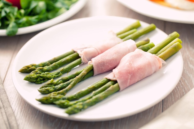 Rouleaux de jambon aux asperges