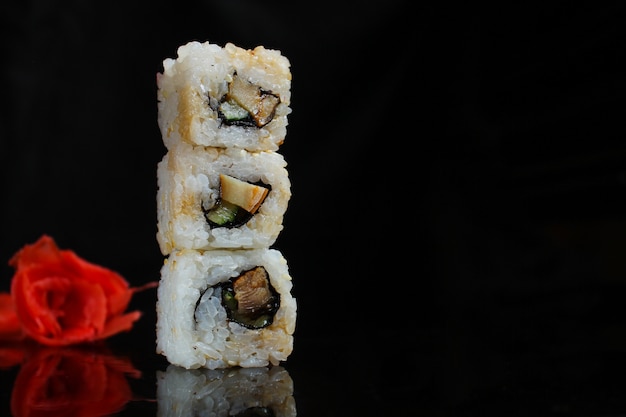 Rouleaux de sushi au thon