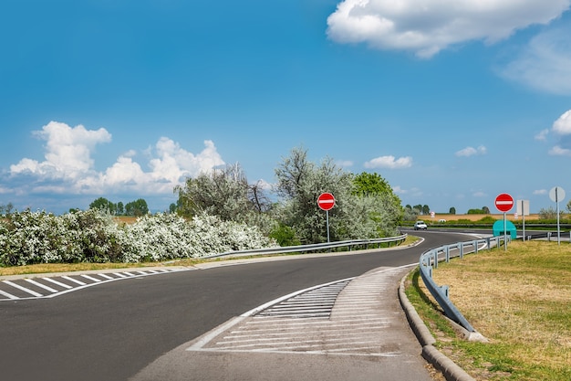 Route asphaltée en Hongrie