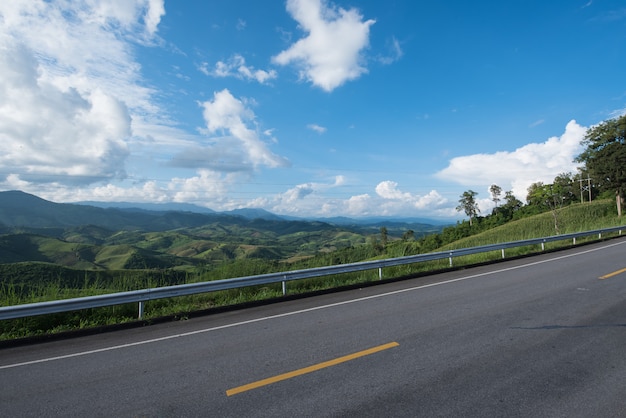 Route bleu ciel