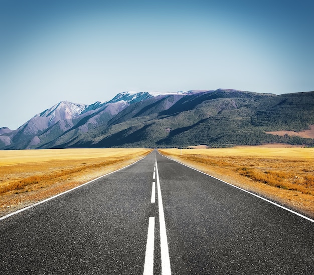 Route de campagne Autoroute dans les montagnes